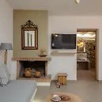 Flora's With Plunge Pool * Agkidia
