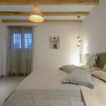 Flora's With Plunge Pool Vakantiehuis Agkidia