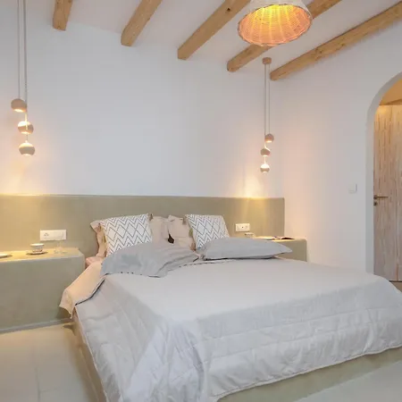 Vakantiehuis Flora's With Plunge Pool *