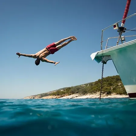 Nyaraló Flora's With Plunge Pool Angídia