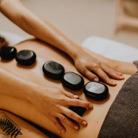 Nyaraló Flora's With Plunge Pool