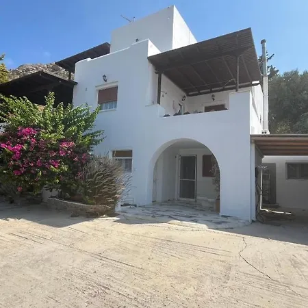 Nyaraló Flora's With Plunge Pool