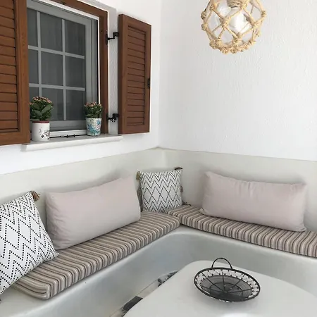 Flora's With Plunge Pool Angídia