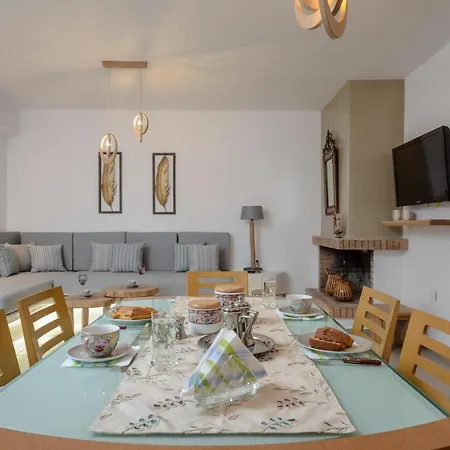 Nyaraló Flora's With Plunge Pool Angídia