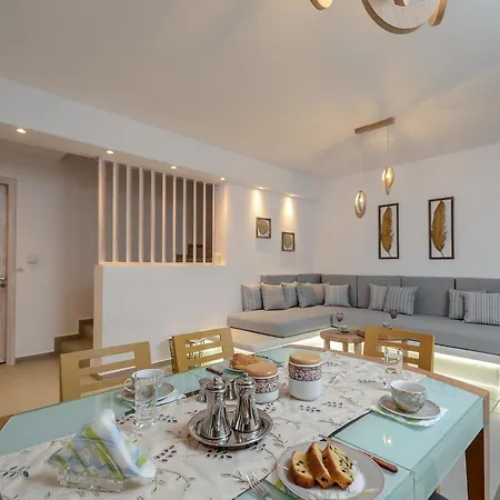 Flora's With Plunge Pool Nyaraló Angídia