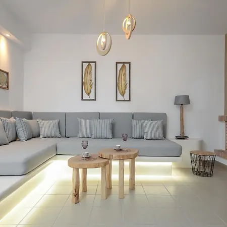 Flora's With Plunge Pool Nyaraló *