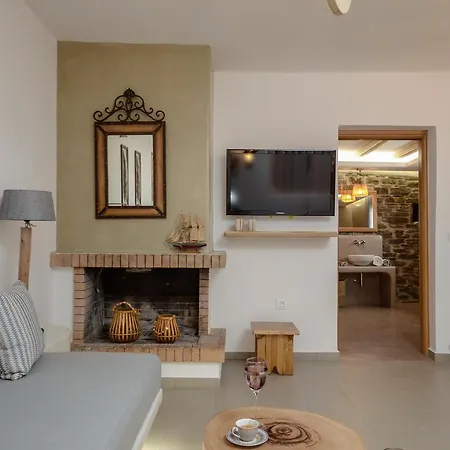 Flora's With Plunge Pool * Αγγίδια