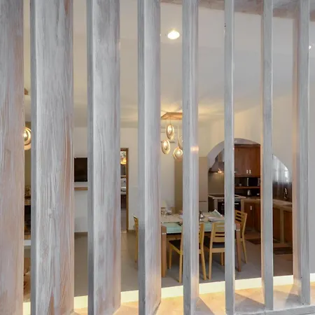 Nyaraló Flora's With Plunge Pool