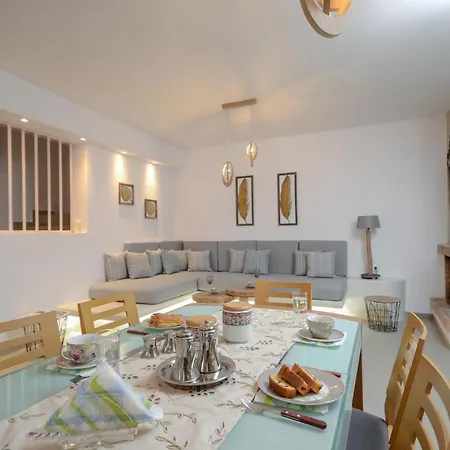 Flora's With Plunge Pool *