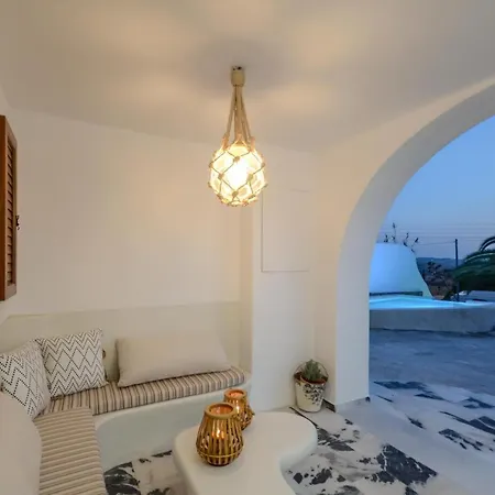 Flora's With Plunge Pool Nyaraló