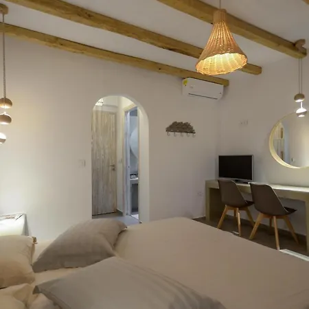 Σπίτι διακοπών Flora's With Plunge Pool *