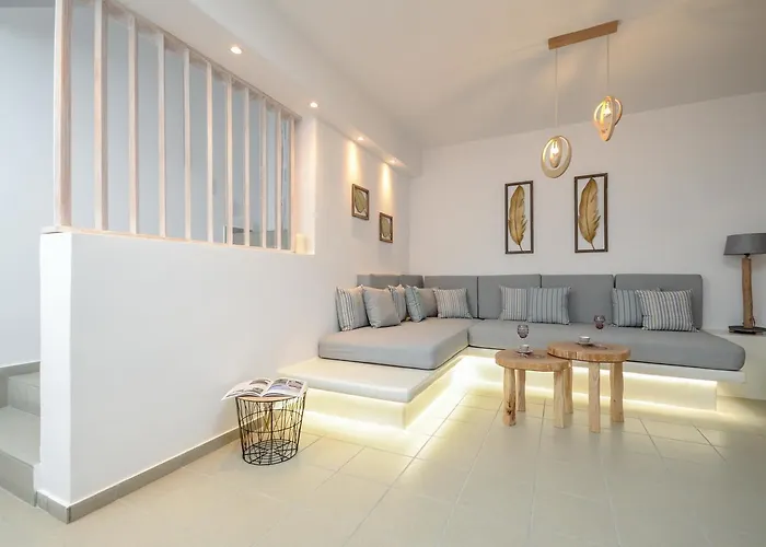 Flora's With Plunge Pool * Agkidia