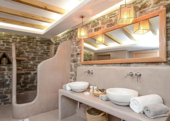 Semesterbostad Flora's With Plunge Pool Agkidia