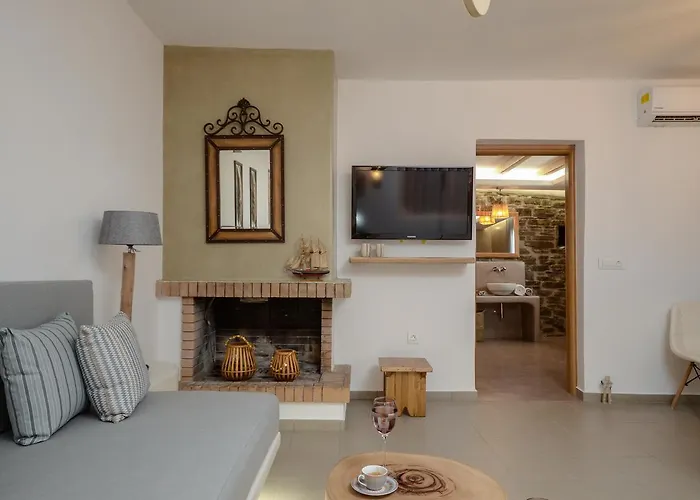 Flora's With Plunge Pool * Agkidia