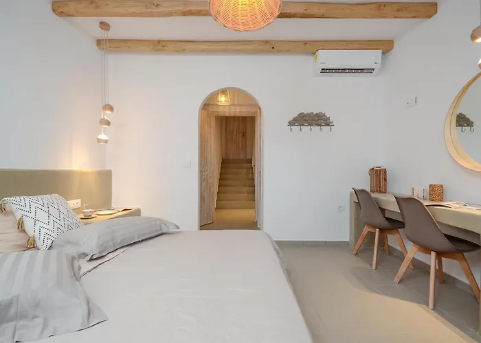 Semesterbostad Flora's With Plunge Pool *