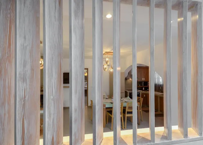 Semesterbostad Flora's With Plunge Pool