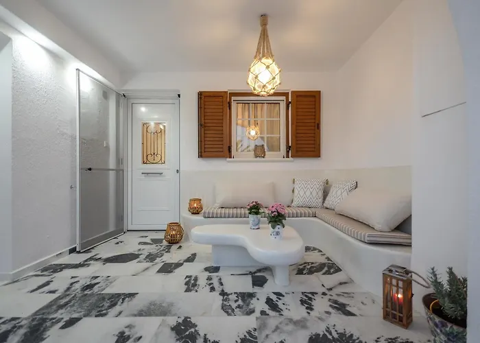 Flora's With Plunge Pool *